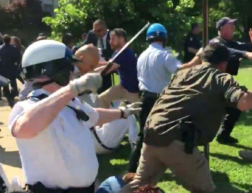 ХАОС, ПОВРЕДЕ И ХАПШЕЊЕ: Протест Курда у Вашингтону, под паролом ТУРСКА ПОДРЖАВА ИСИС (ВИДЕО)