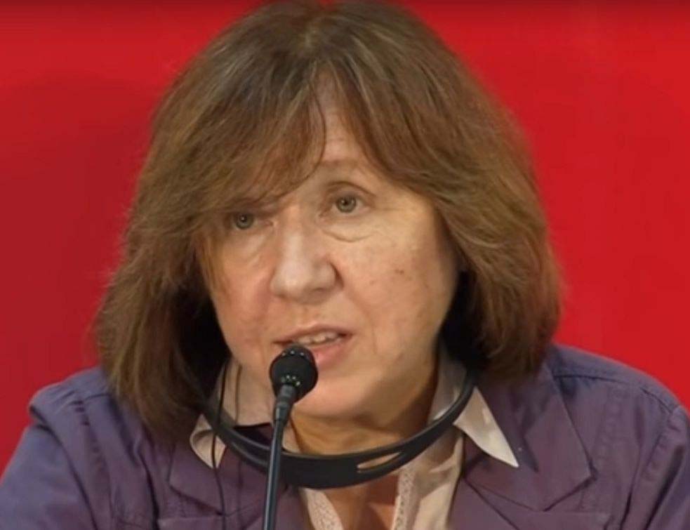ТЕШКА БЛАМАЖА: Министарка КУЛТУРЕ Француске прогласила нобеловку МРТВОМ! Кад оно...