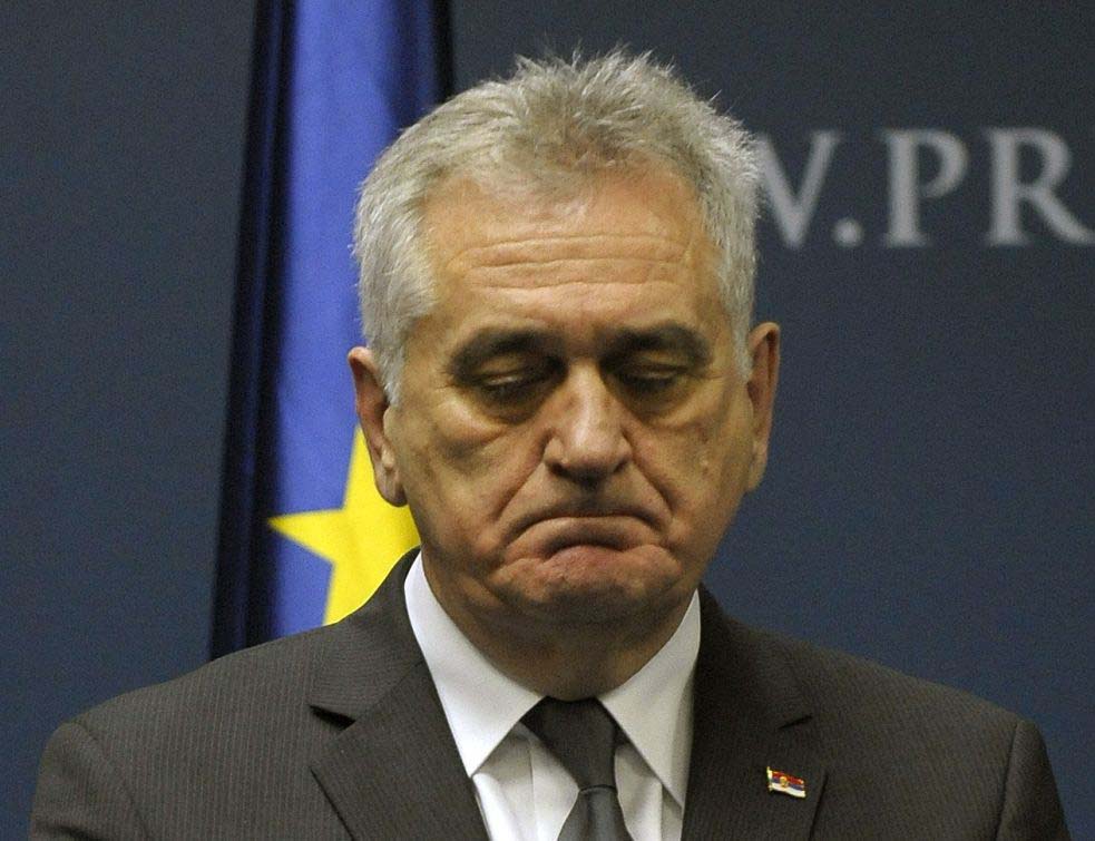 ОПА, И СТАТИСТУ ЋЕ НЕКО ДА ОДЛИКУЈЕ: Николић сутра у Белорусији, добија орден од Лукашенка
