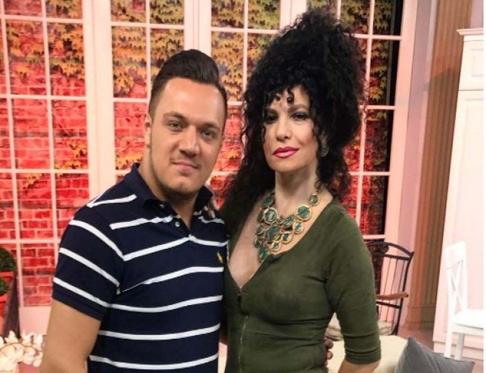 ЛИДИЈА ВУКИЋЕВИЋ ПОСЛЕ 17 ГОДИНА ОТКРИЛА НОВУ ЉУБАВ: Објавила фотку сa мушкарцем!